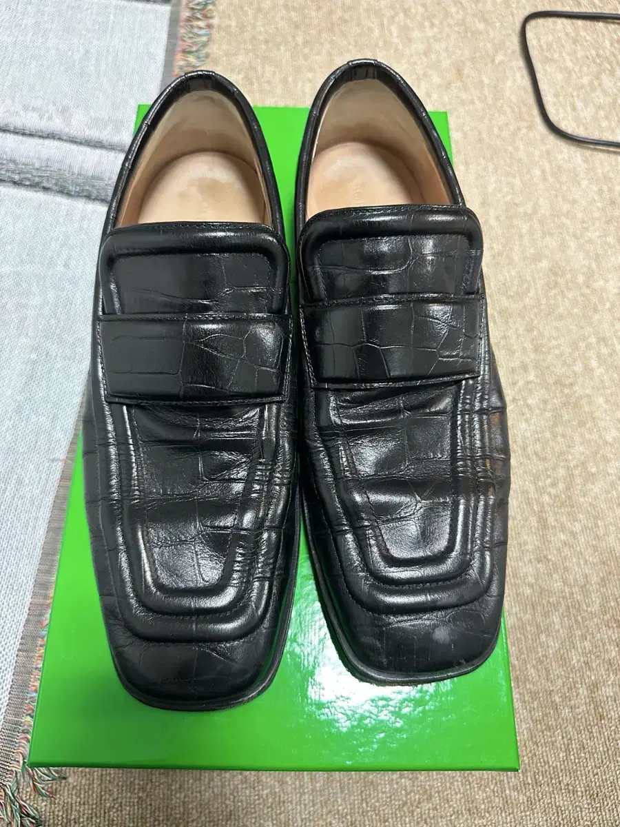 [42] 보테가 베네타 alligator print loafer